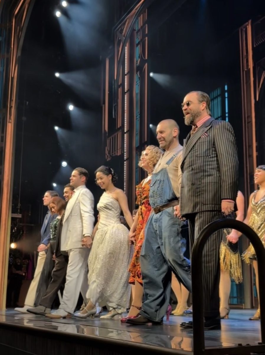 A candid closure—Hand in hand, the original cast of The Great Gatsby takes a final bow on The Broadway Theatre’s grand stage. Since January, the cast has undergone changes to both principal and ensemble roles since the departures of leads Jeremy Jordan and Eva Noblezada. Currently, the show features Ryan McCartan as Jay Gatsby and Sarah Hyland as Daisy Buchanan.
